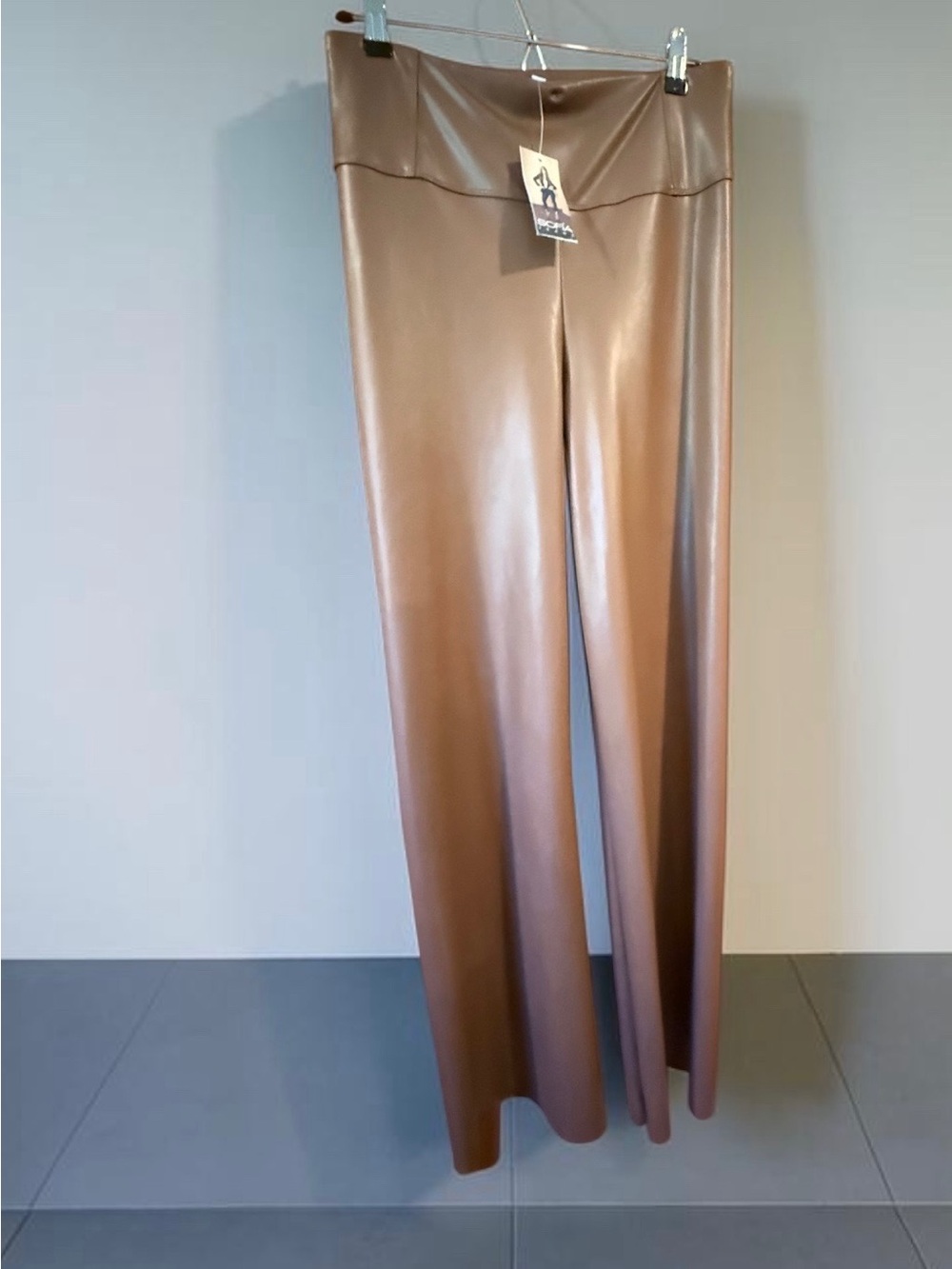 sofia by sofia vergara Brown Faux Leather Straight-Leg Pants size Large